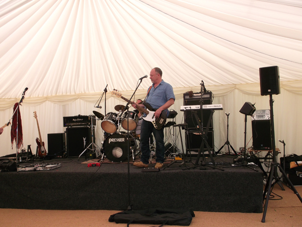 Mark and Garth getting ready for the sound check